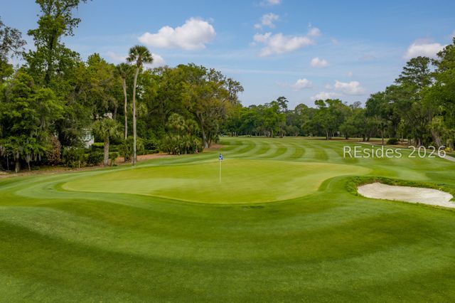 2 Woodbine Pl Apt 47, Hilton Head Island, SC 29928