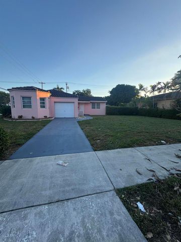 1600 Van Buren Street, Hollywood, FL 33020