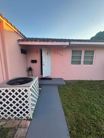 1600 Van Buren Street, Hollywood, FL 33020