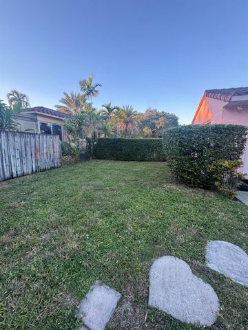 1600 Van Buren Street, Hollywood, FL 33020