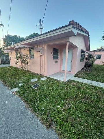 1600 Van Buren Street, Hollywood, FL 33020