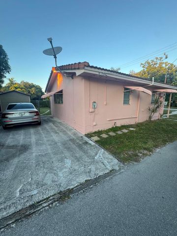 1600 Van Buren Street, Hollywood, FL 33020