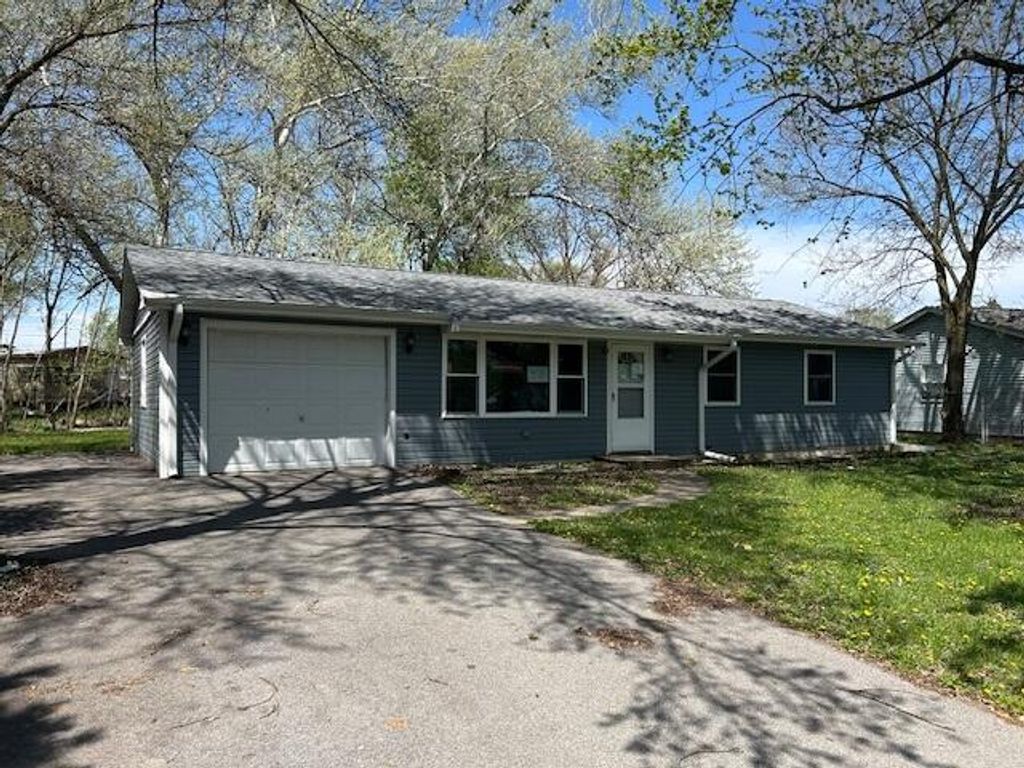 443 Nantucket Road, Valparaiso, IN 46385