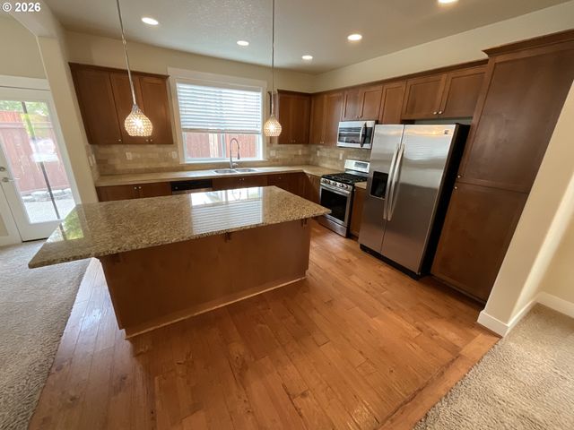13395 Sw FITZWILLIAM Dr, Portland, OR 97224