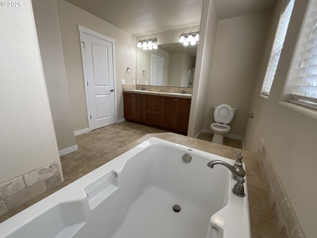 13395 Sw FITZWILLIAM Dr, Portland, OR 97224
