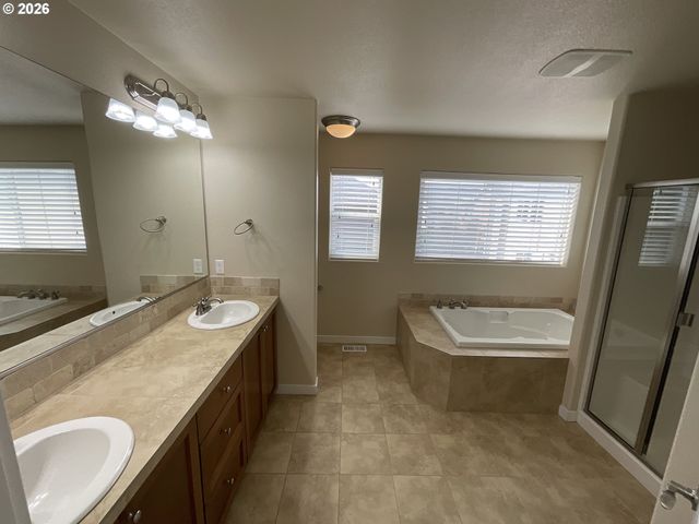 13395 Sw FITZWILLIAM Dr, Portland, OR 97224