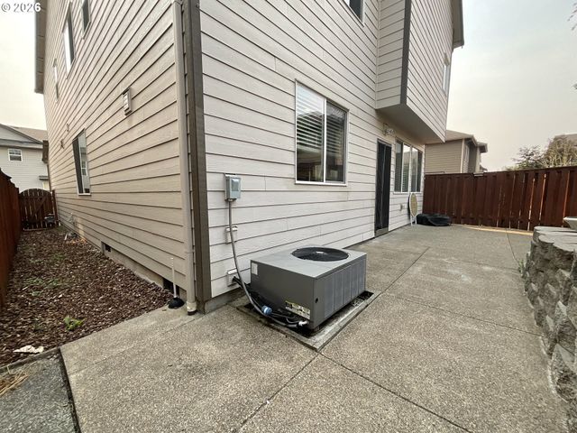 13395 Sw FITZWILLIAM Dr, Portland, OR 97224