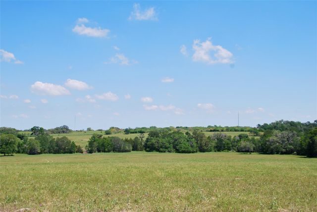 1070 Muehr RD, Weimar, TX 78962