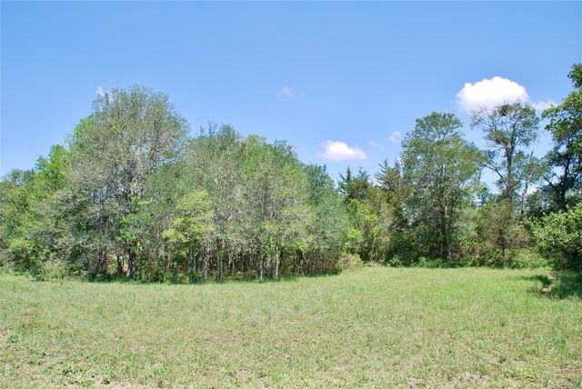 1070 Muehr RD, Weimar, TX 78962