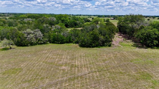 1070 Muehr RD, Weimar, TX 78962