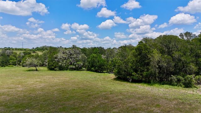 1070 Muehr RD, Weimar, TX 78962