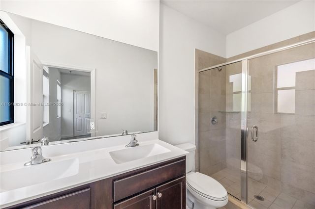 20661 NE 2nd Ct, Miami, FL 33179