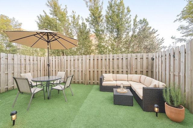 20661 NE 2nd Ct, Miami, FL 33179