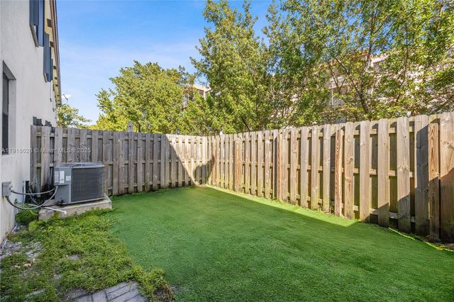 20661 NE 2nd Ct, Miami, FL 33179