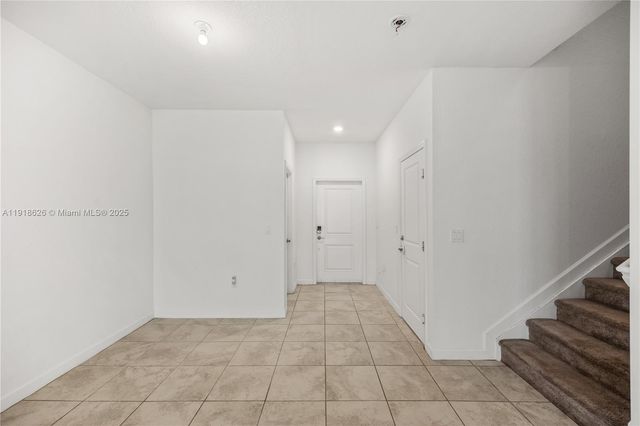 20661 NE 2nd Ct, Miami, FL 33179