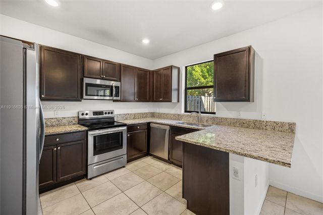 20661 NE 2nd Ct, Miami, FL 33179