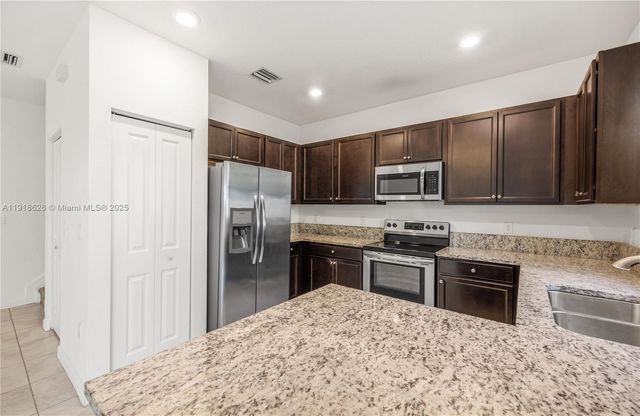 20661 NE 2nd Ct, Miami, FL 33179