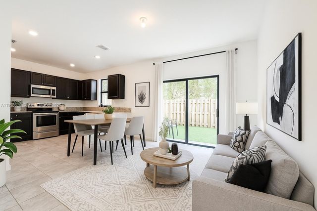 20661 NE 2nd Ct, Miami, FL 33179