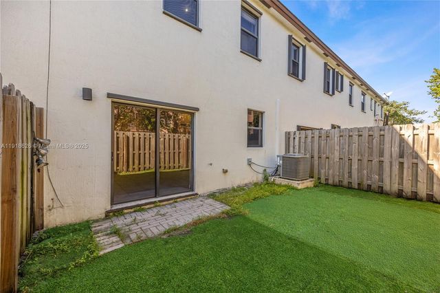 20661 NE 2nd Ct, Miami, FL 33179