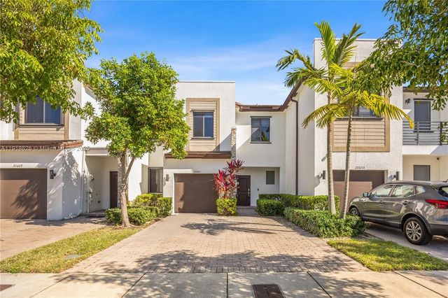 20661 NE 2nd Ct, Miami, FL 33179