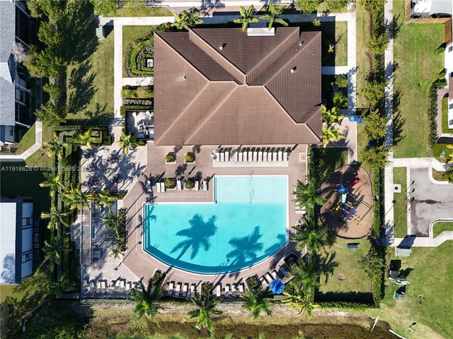 20661 NE 2nd Ct, Miami, FL 33179