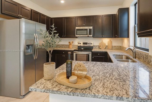 20661 NE 2nd Ct, Miami, FL 33179