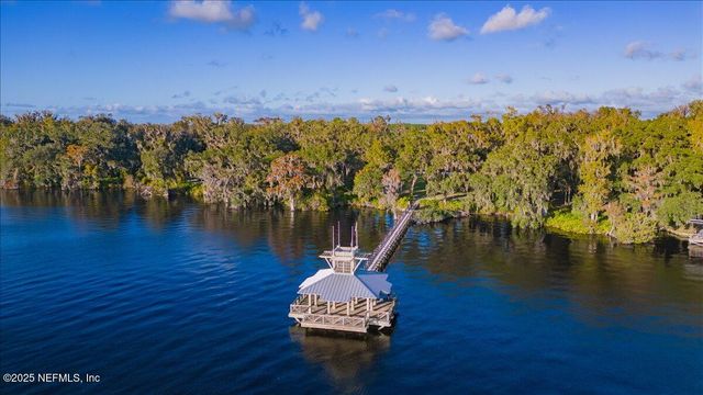 552 MEADOW CREEK Drive, St. Johns, FL 32259