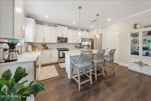 552 MEADOW CREEK Drive, St. Johns, FL 32259