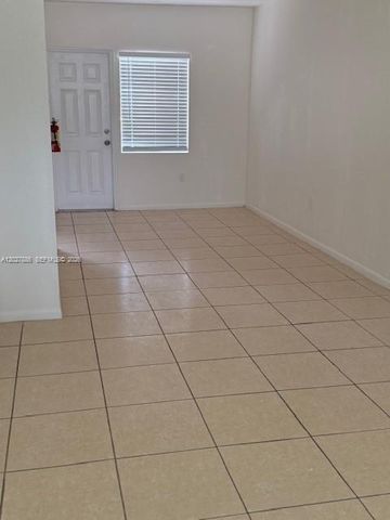 215 NW 84th St 215, Miami, FL 33150