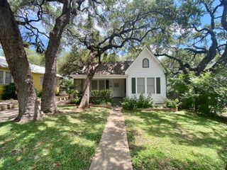 502 Academy DR, Austin, TX 78704