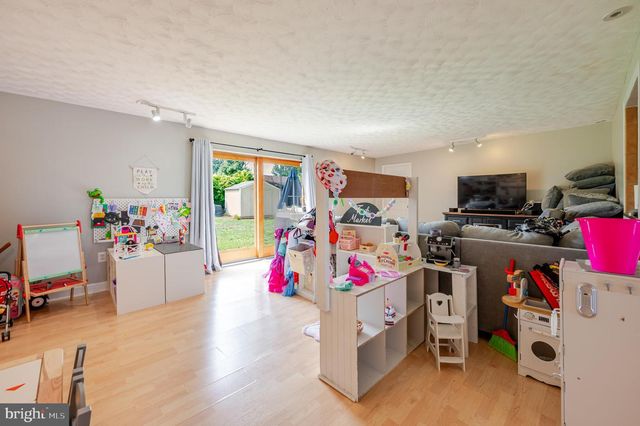 4803 APPLE TREE DR, Alexandria, VA 22310