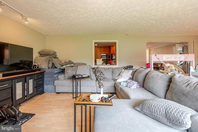 4803 APPLE TREE DR, Alexandria, VA 22310