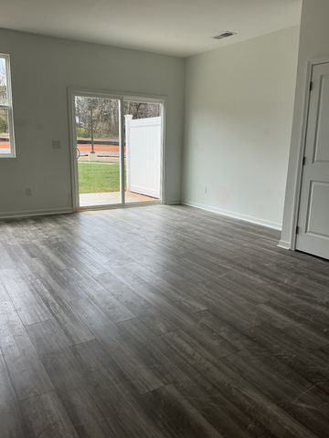 204 Darlington Drive, Dickson, TN 37055