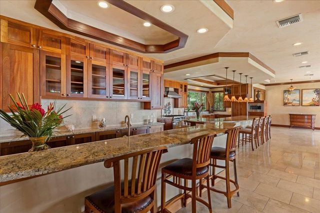 85 Lau Awa Pl, Lahaina, HI 96761