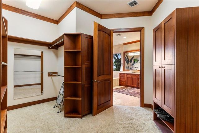 85 Lau Awa Pl, Lahaina, HI 96761