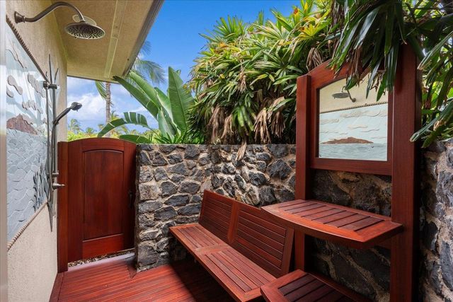 85 Lau Awa Pl, Lahaina, HI 96761