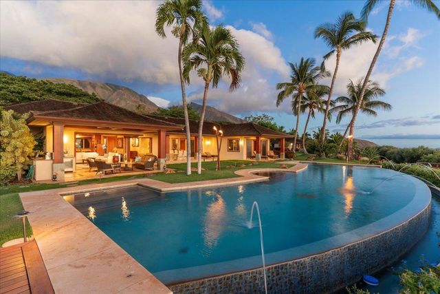 85 Lau Awa Pl, Lahaina, HI 96761