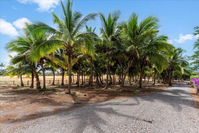 85 Lau Awa Pl, Lahaina, HI 96761