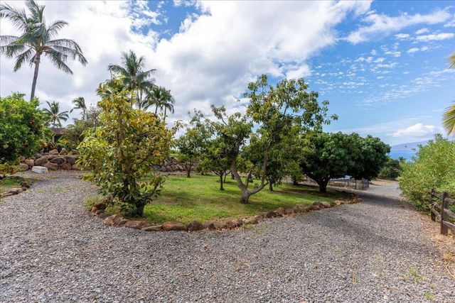 85 Lau Awa Pl, Lahaina, HI 96761