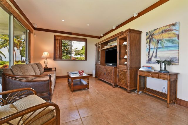 85 Lau Awa Pl, Lahaina, HI 96761