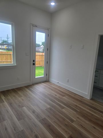 7900 Bowen Street B, Houston, TX 77051