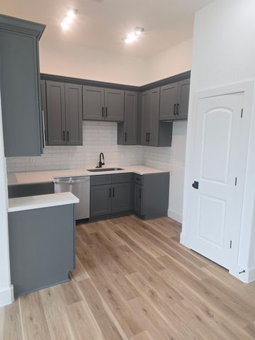 7900 Bowen Street B, Houston, TX 77051