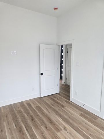 7900 Bowen Street B, Houston, TX 77051