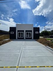 7900 Bowen Street B, Houston, TX 77051