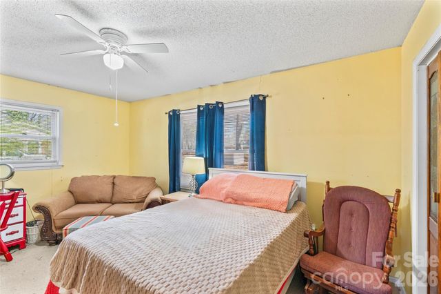 8615 Lochinvar Drive, Charlotte, NC 28227