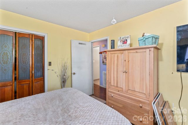 8615 Lochinvar Drive, Charlotte, NC 28227