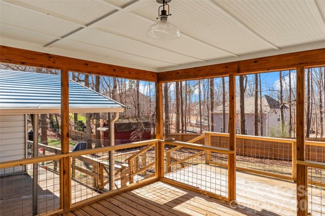 8615 Lochinvar Drive, Charlotte, NC 28227