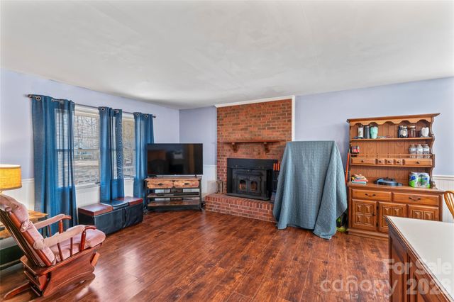 8615 Lochinvar Drive, Charlotte, NC 28227