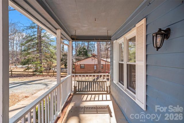 8615 Lochinvar Drive, Charlotte, NC 28227