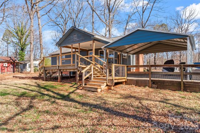 8615 Lochinvar Drive, Charlotte, NC 28227